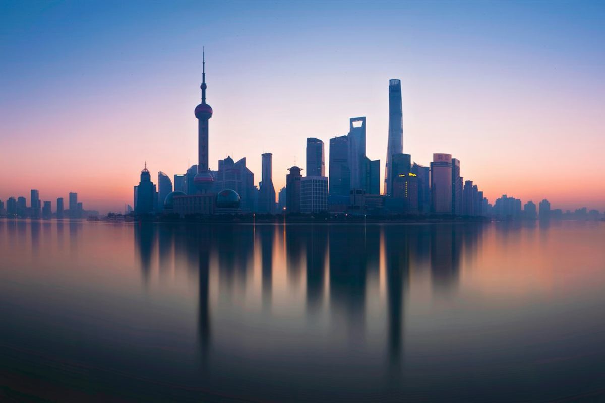 Skyline de Shanghái junto al río Huangpu